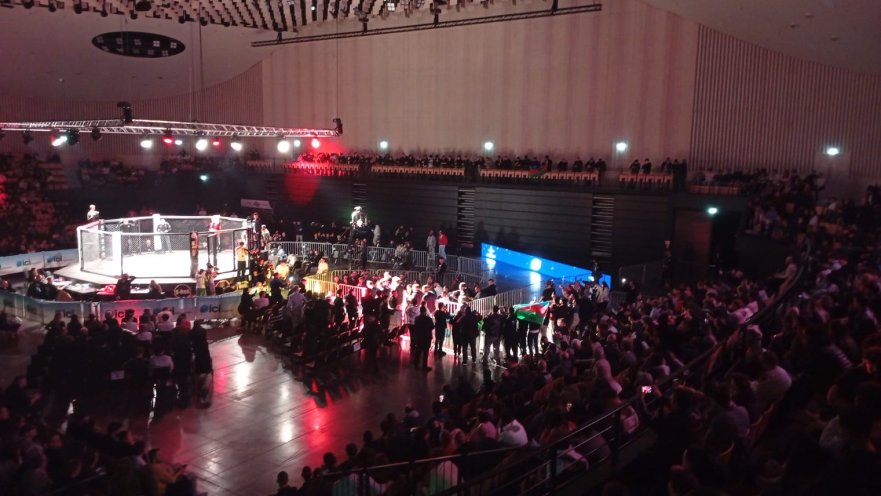 MMA turnirində azərbaycanlı idmançıya diaspor dəstəyi - FOTO